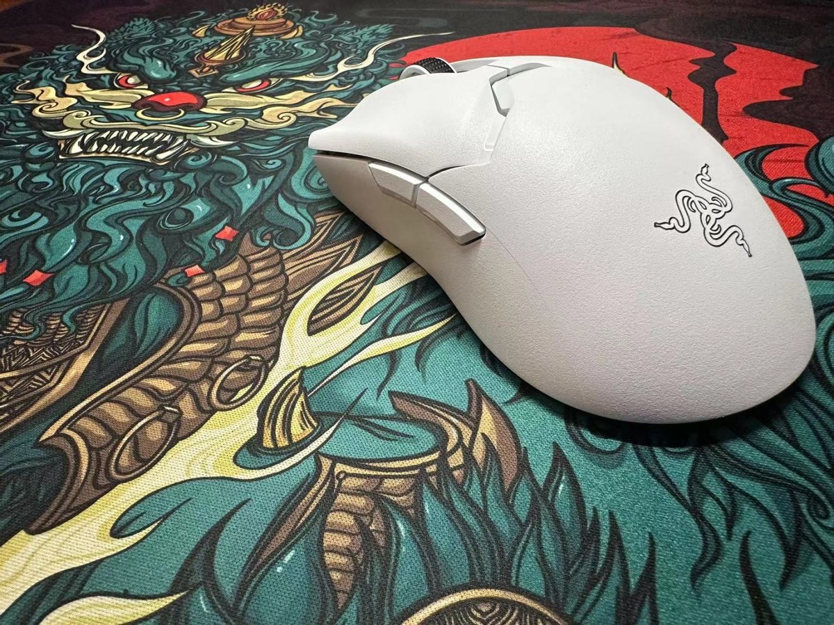 来自顶级大厂的压力,599!PAW3950——雷蛇毒蝰V2PRO