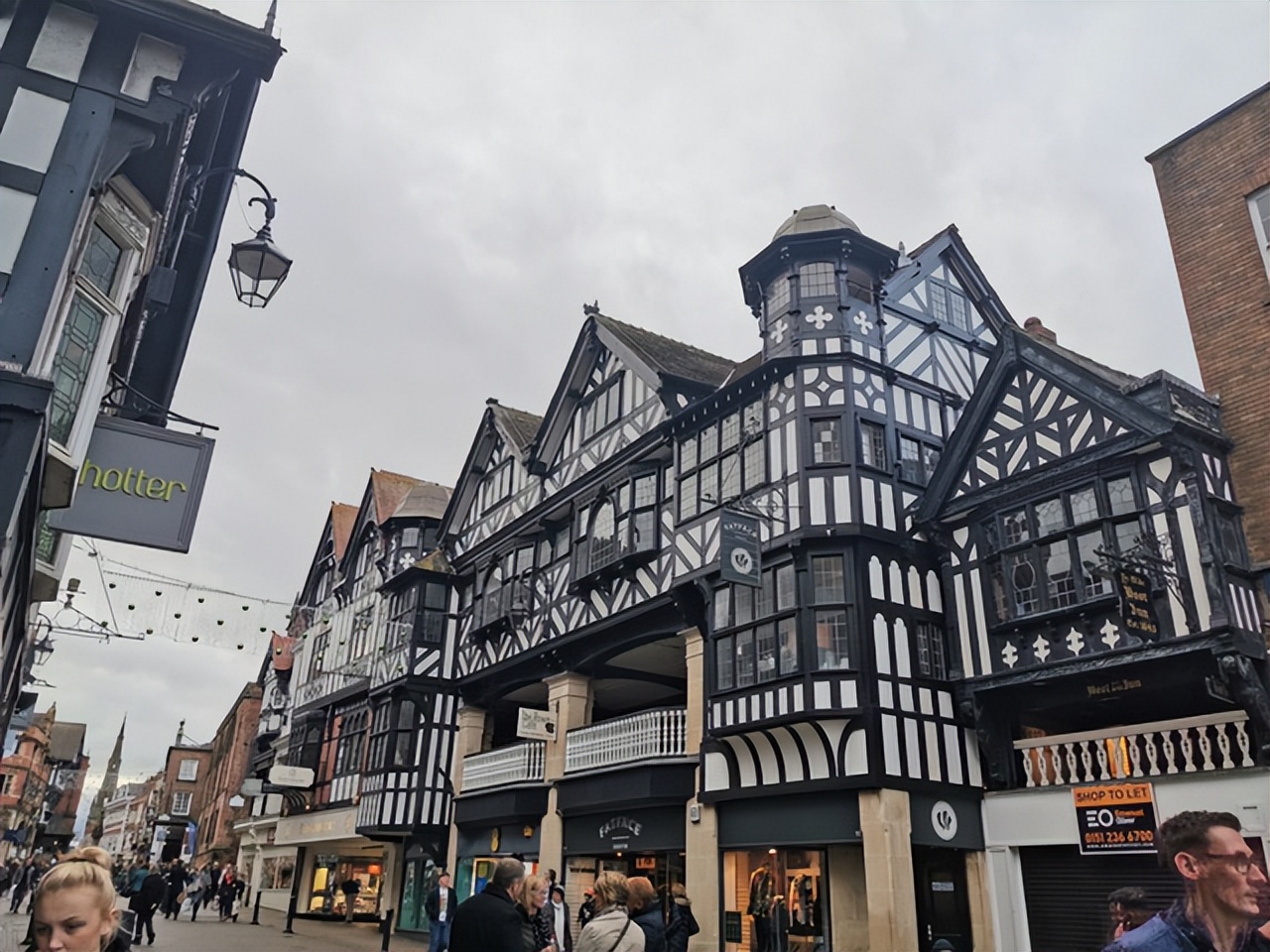 格莱舍尔在摄影之路上，对摄影业产生了怎样的影响？