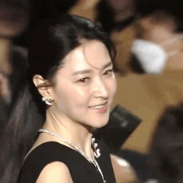 为什么韩国明星拼命追求水光肌,韩娱水光肌效果