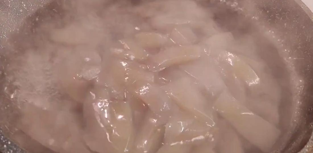 张文宏：奥密克戎“会咬人”，要多吃4种优质蛋白食物，增强体质