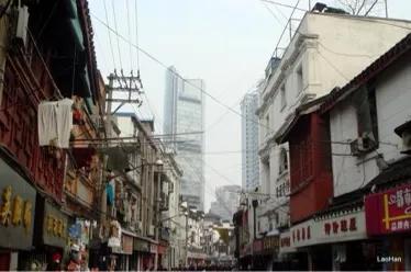 跟着中国老年团旅游的韩国明星,跟着老韩看世界