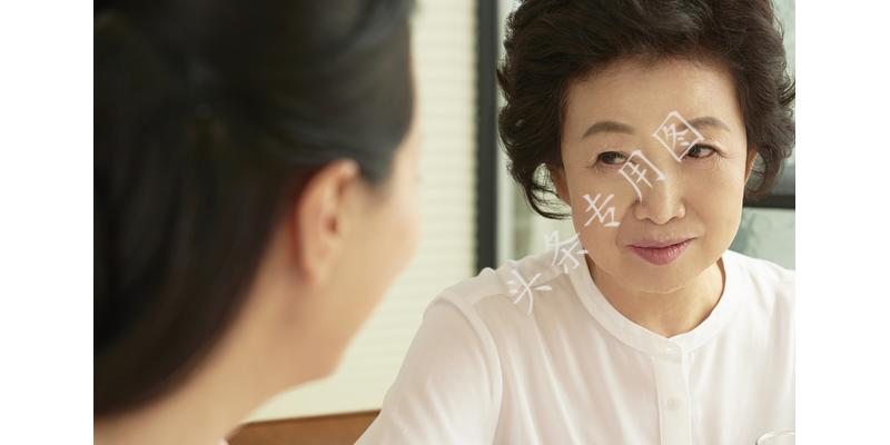 4岁女孩肚子疼被爸爸抱进急救室,12岁女孩肚子疼妈妈带去医院检查