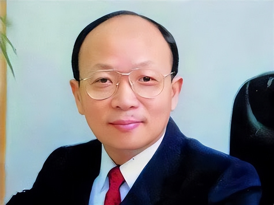 蒋介石的6个孙子，孝文酗酒成废物，孝武遭放逐，其余4个结局如何