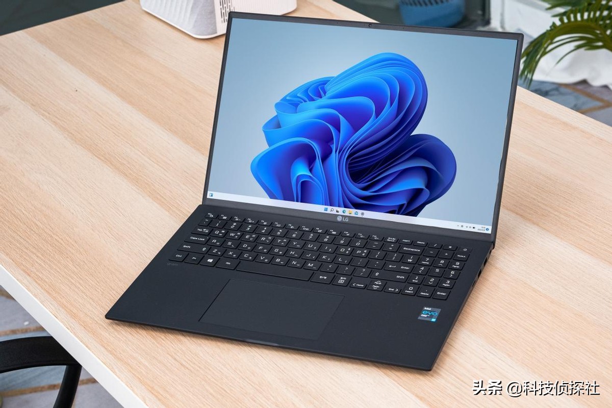 lggram16寸和17寸哪个好,lggram16评测