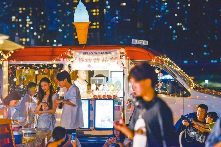 后备箱摆摊爆火，有人日赚1500，有人开业即歇业