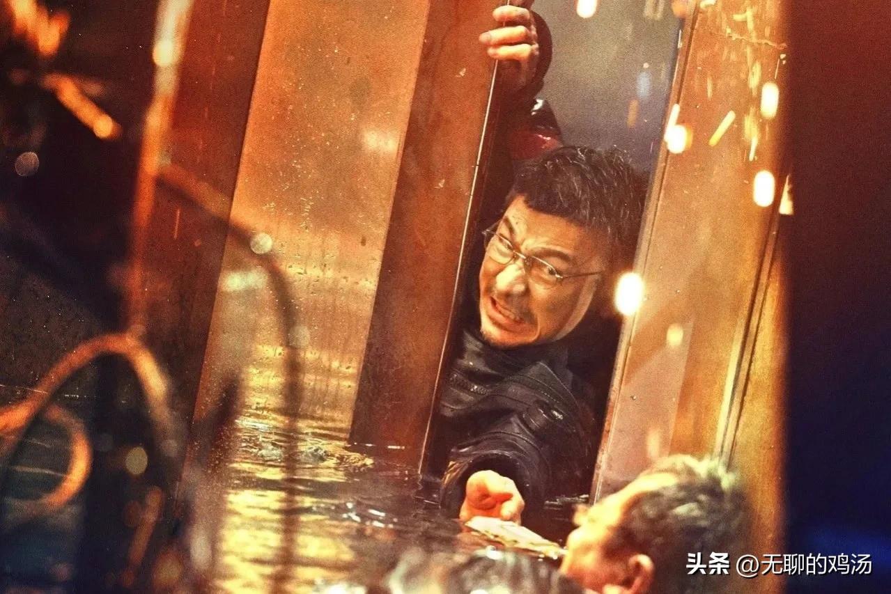 吴京200亿票房第一是谁,吴京主演票房破290亿能拿多少钱