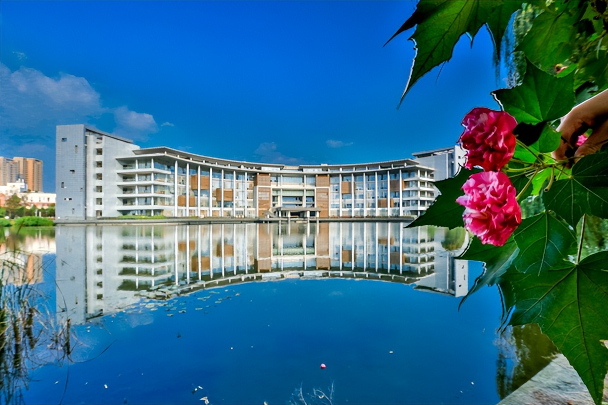 西南交通大学2023川渝招生2255人，九成入学犀浦校区，理科占九成