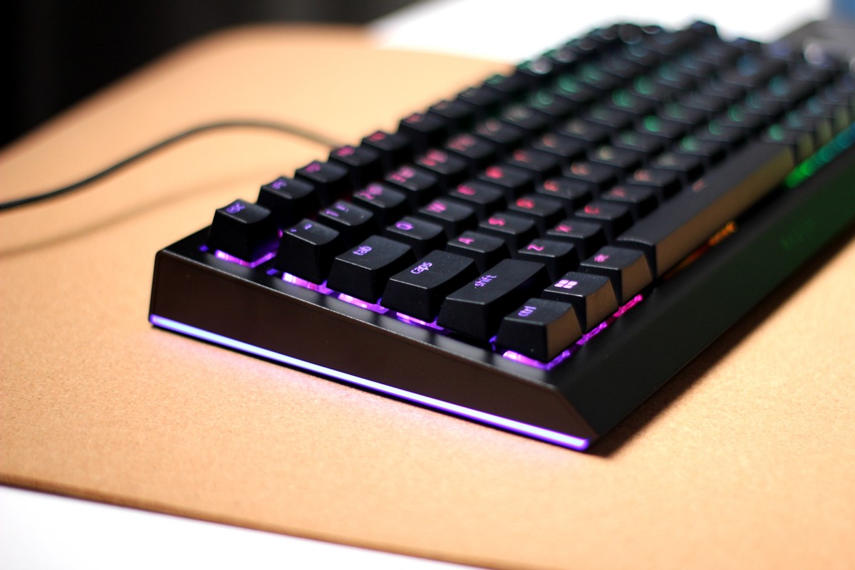 双厨狂喜！75%配列雷蛇用户的黑寡妇蜘蛛V475%热插拔款首发实测