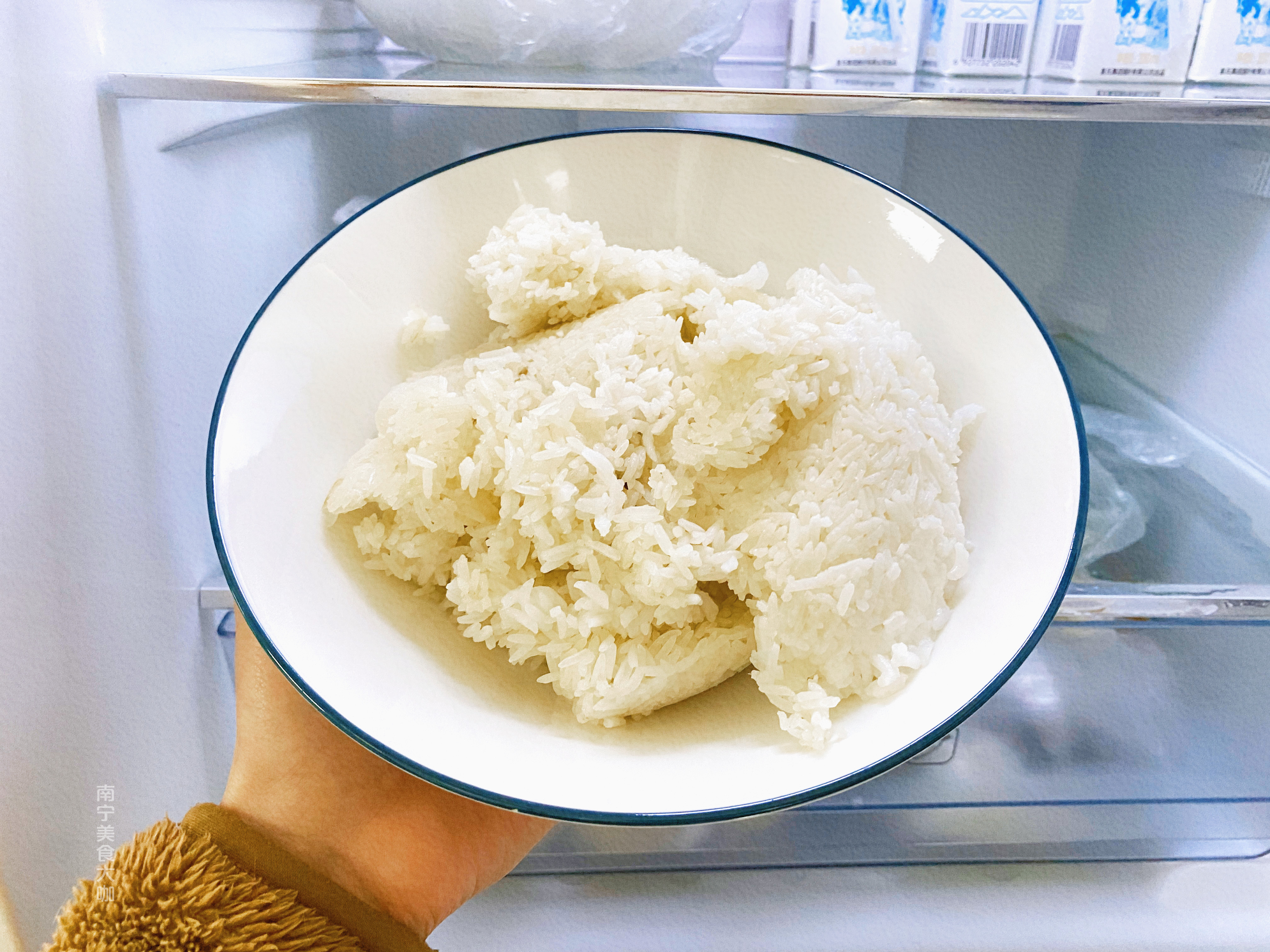 隔夜米饭能吃吗吃完就吐,隔夜的米饭能不能吃