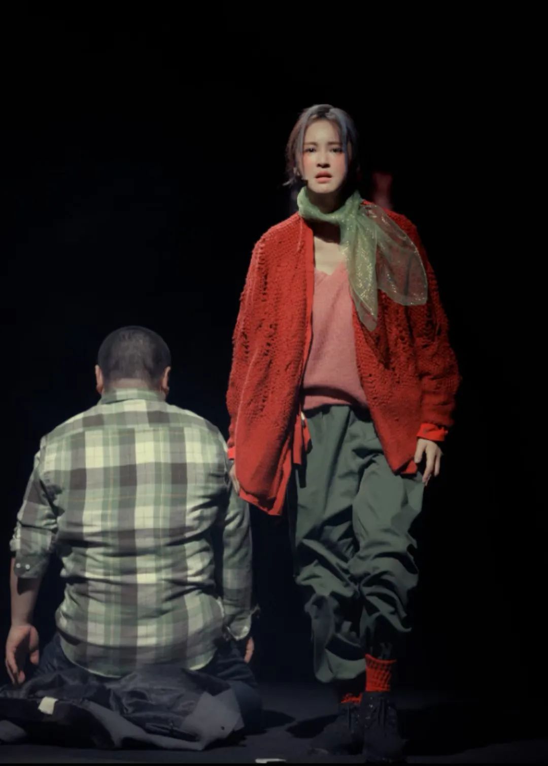 张歆艺袁弘被拍带孩子出行,明星夫妻张歆艺袁弘甜蜜