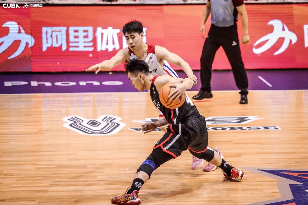 cba本土球员残暴扣篮,距离防守人多远变向过人