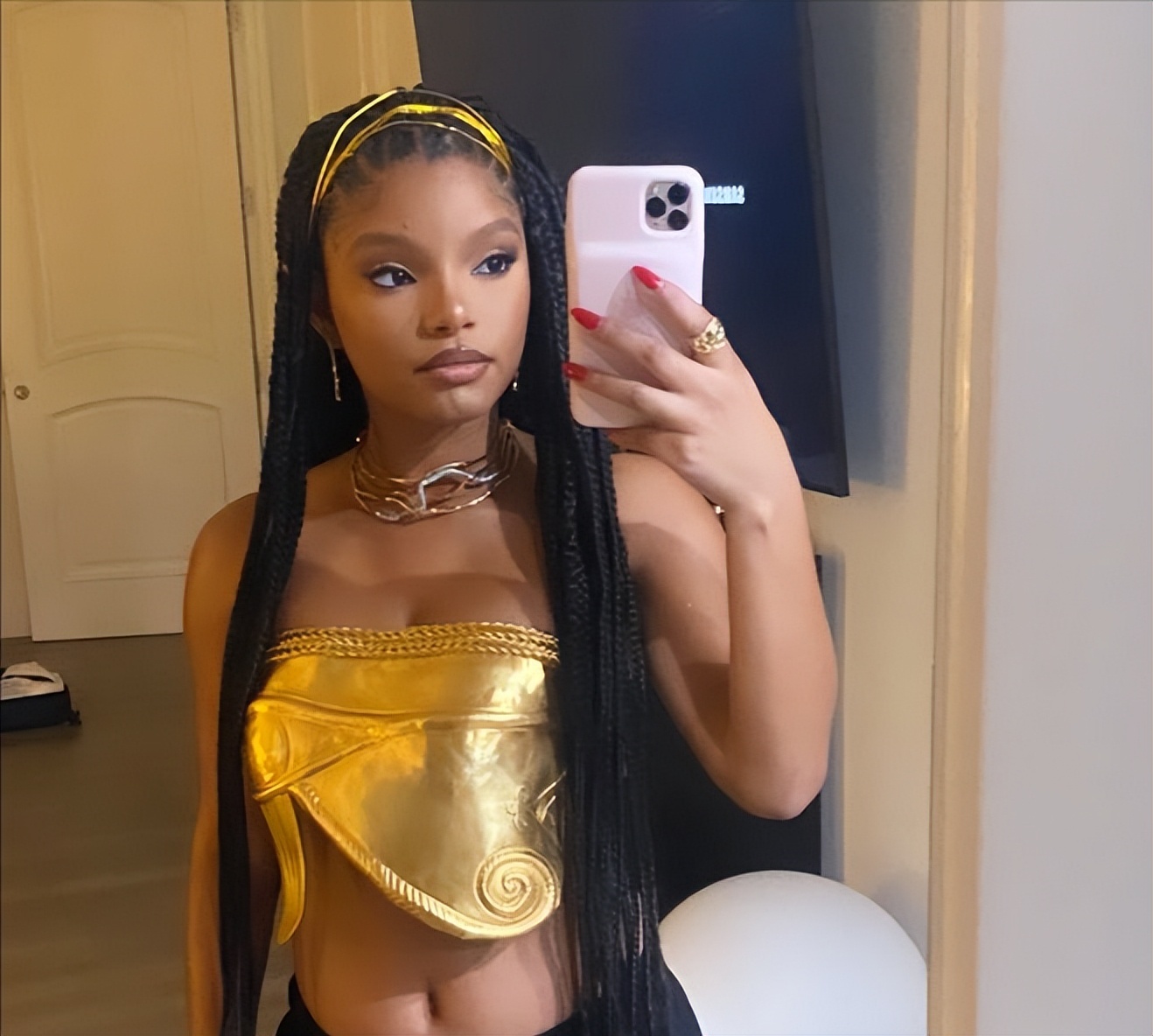 黑人版小美人鱼新照曝光中国网友看傻眼：拍童话还是拍鬼片？