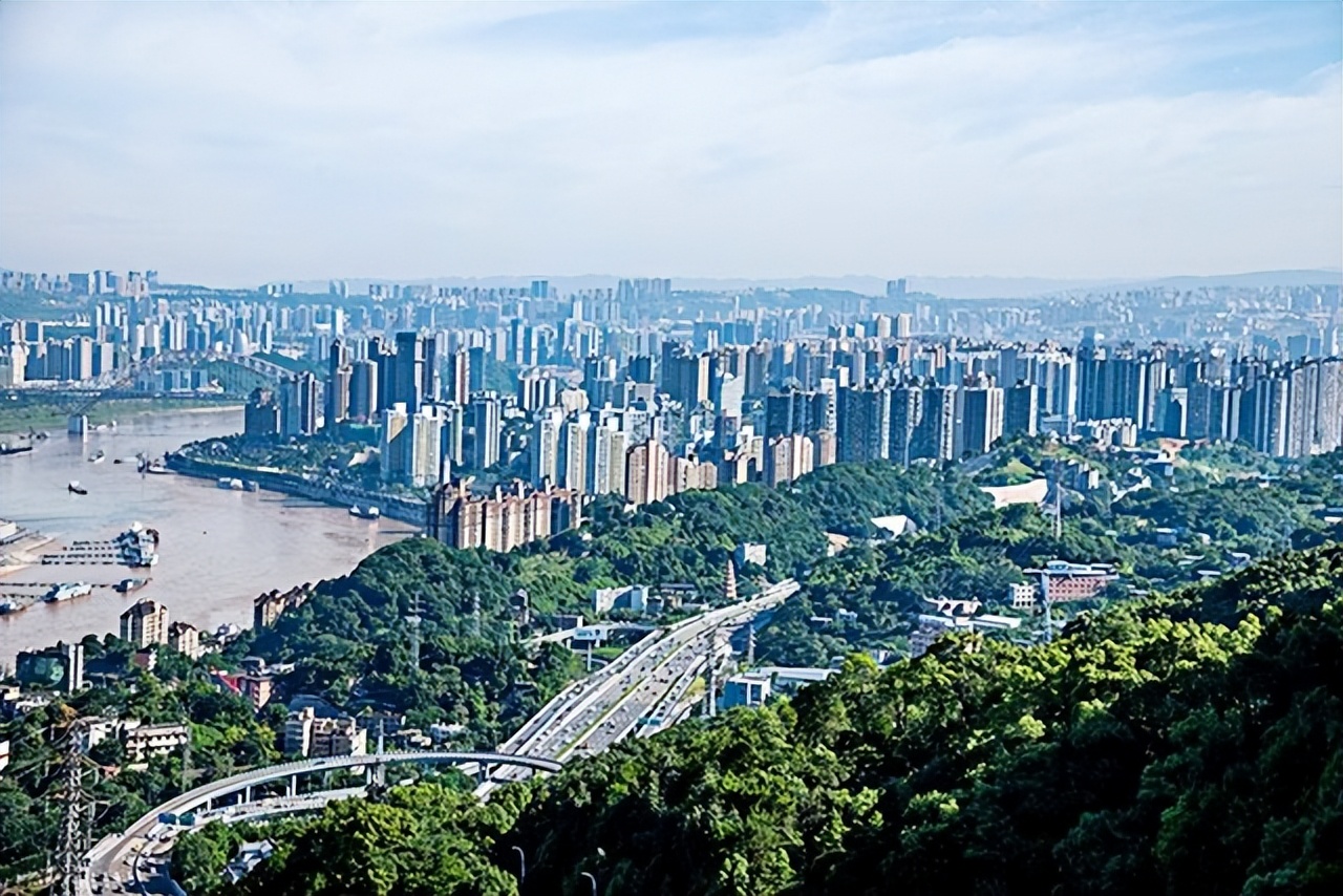 1994年春节，*小平邓**离开上海前对*菊黄**说：这是上海最后的机遇