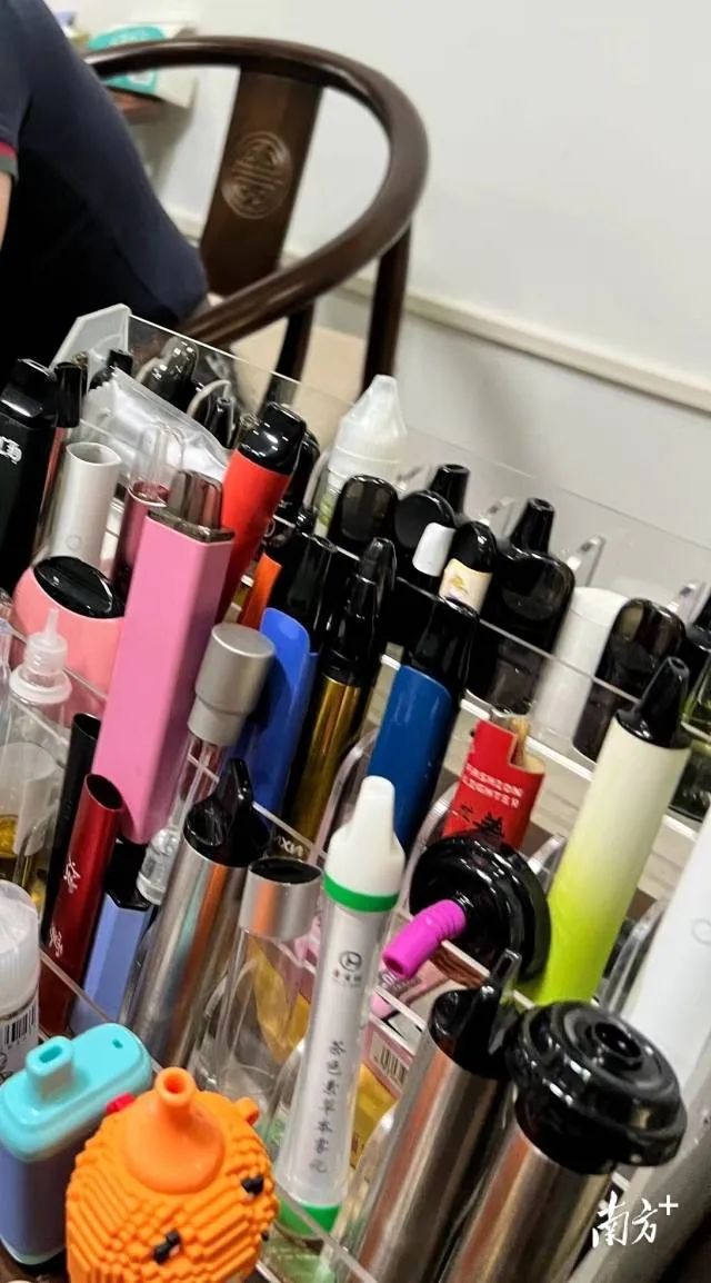 警惕这种饮料有毒千万别碰,警惕这种毒奶茶