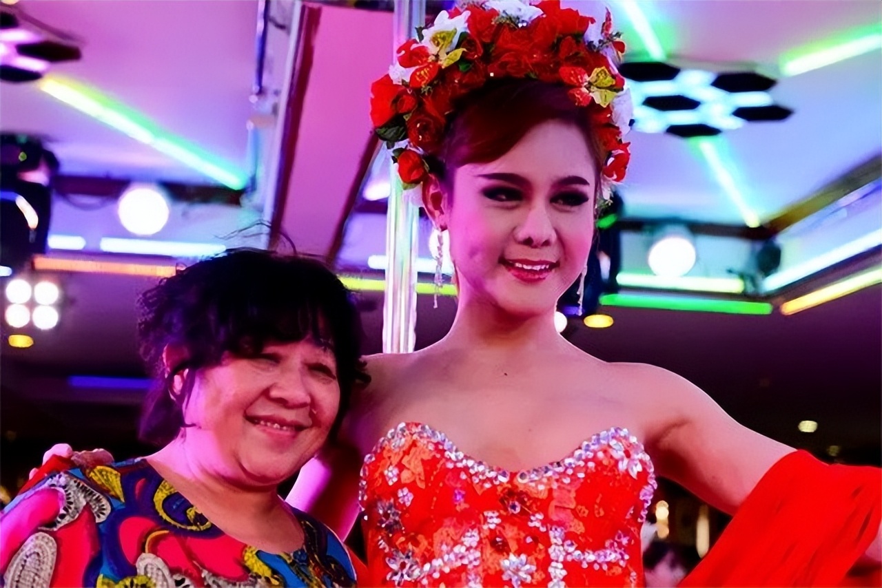 泰国双男主悲剧,泰国双重命运