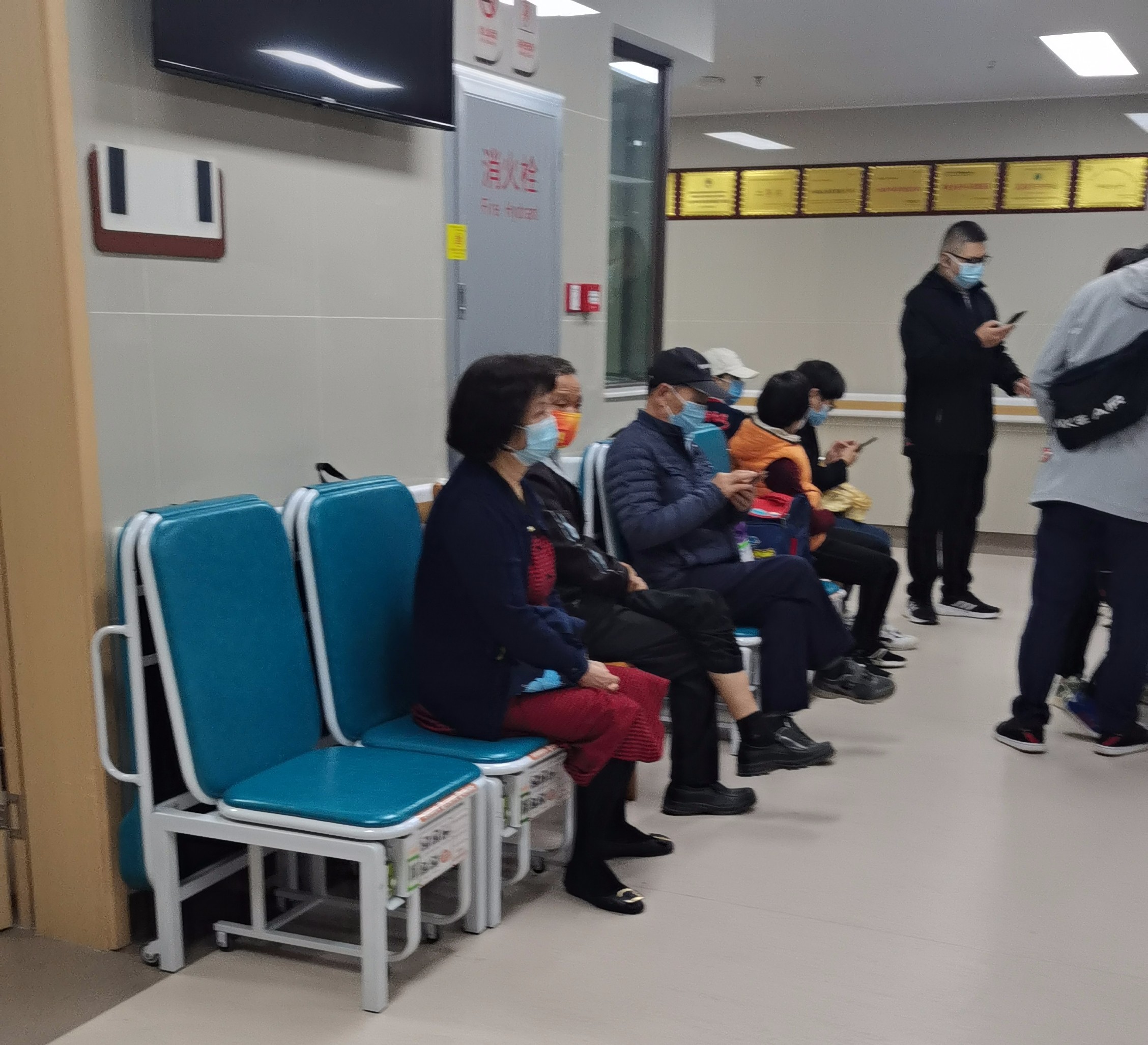 医院共享陪护床怎样能免费使用,医院共享智能陪护床