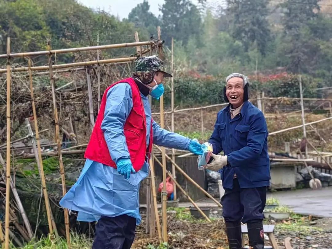 暖暖暖！建德向60岁以上老年人免费发放“防疫包”