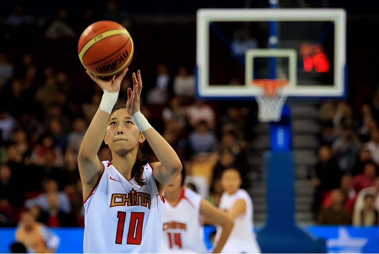 女篮颜值天花板李梦,女篮王思雨成长之路