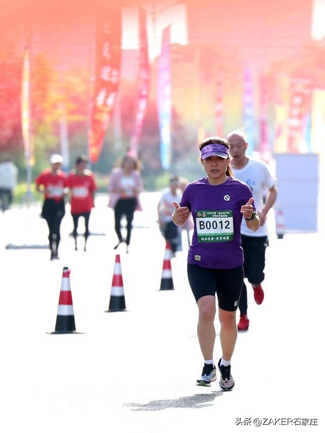 举行全民健身系列路跑活动,3公里欢乐跑掀起全民健身热潮