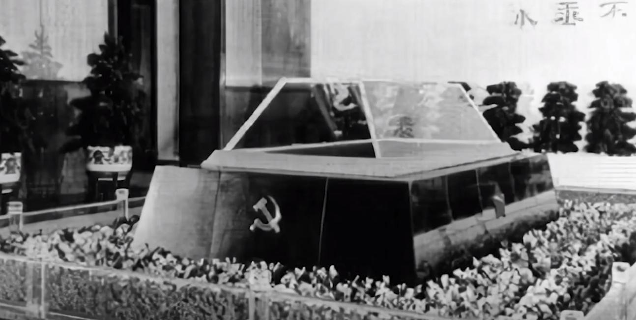 伟人水晶棺有多完美？纯度99.999%可抗8级地震，至今仍无法复制