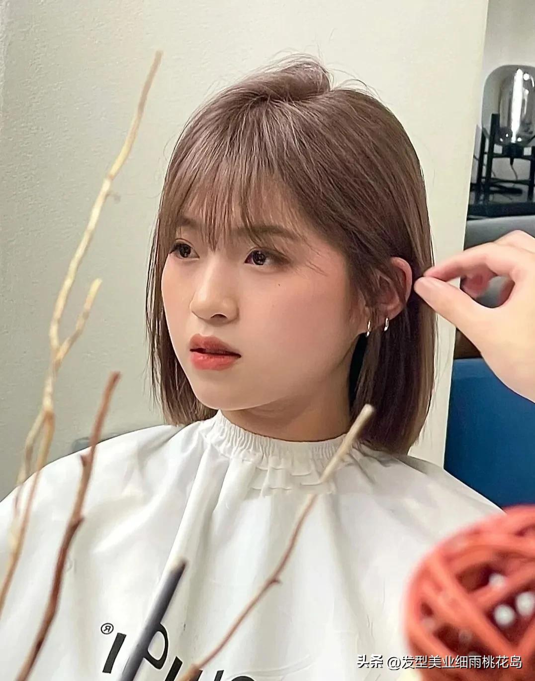 女生一刀切短发怎么吹,高级层次感短发