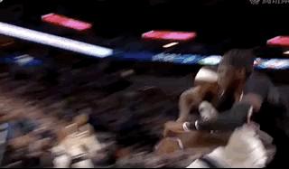 关于一只狗带领一群狼的电影,一只狗带领一群狼