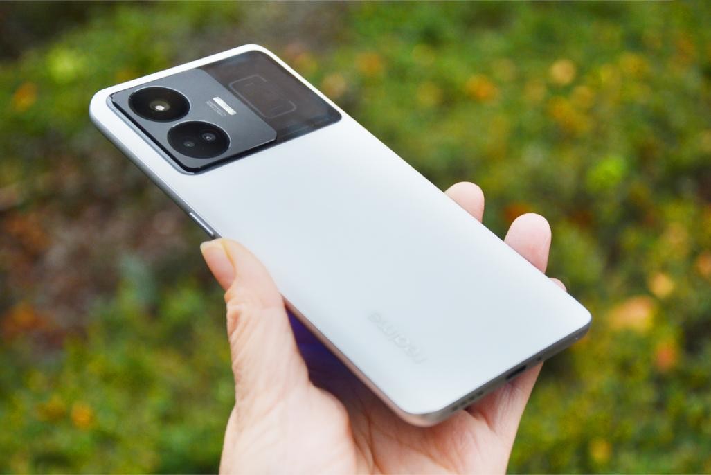 真我gtneo5官宣首发240w快充,真我gtneo5200w和240w充电测评