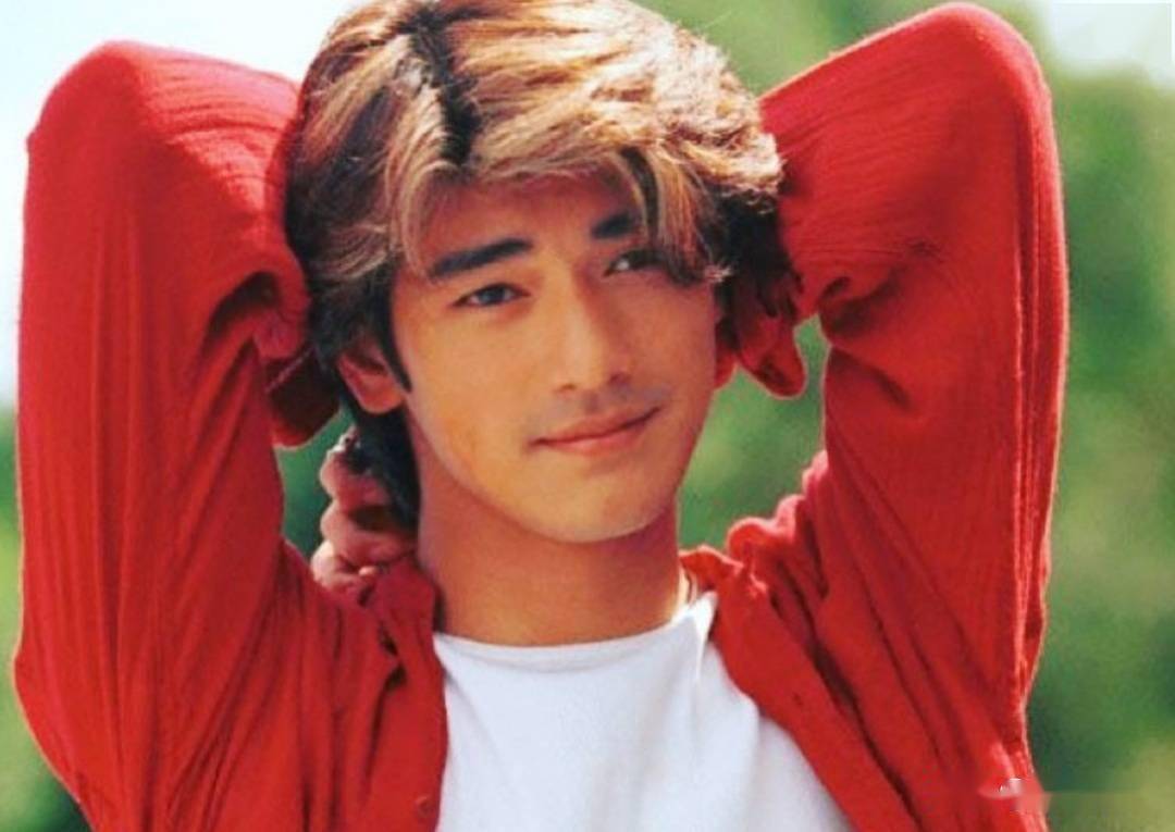 选出长大后最帅的男明星蔡徐坤,公认全世界最帅气的男演员蔡徐坤