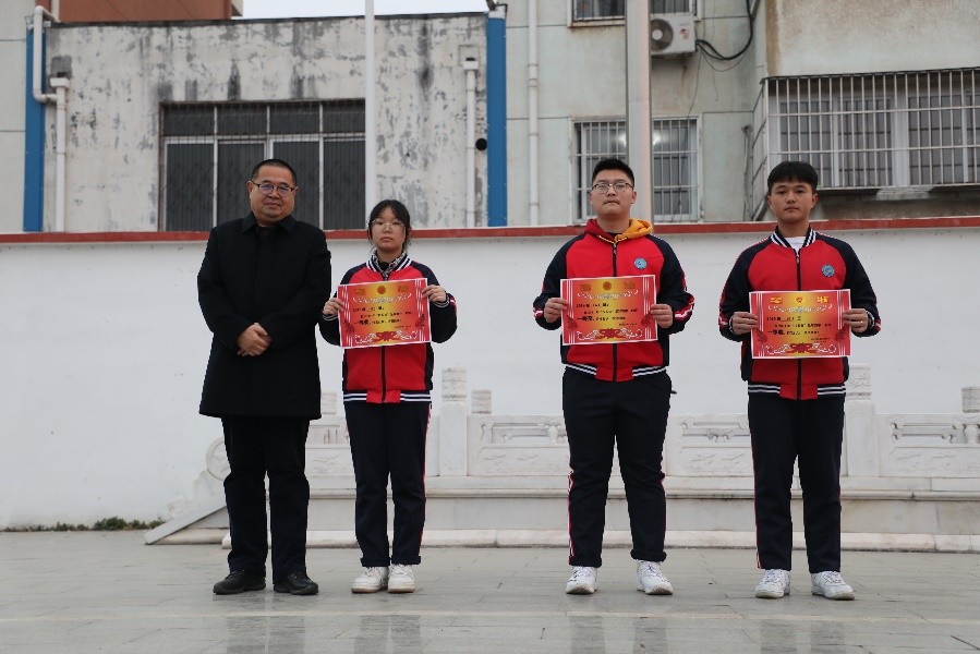 濮阳油田第二高级中学足球,濮阳市华龙区高级中学足球比赛