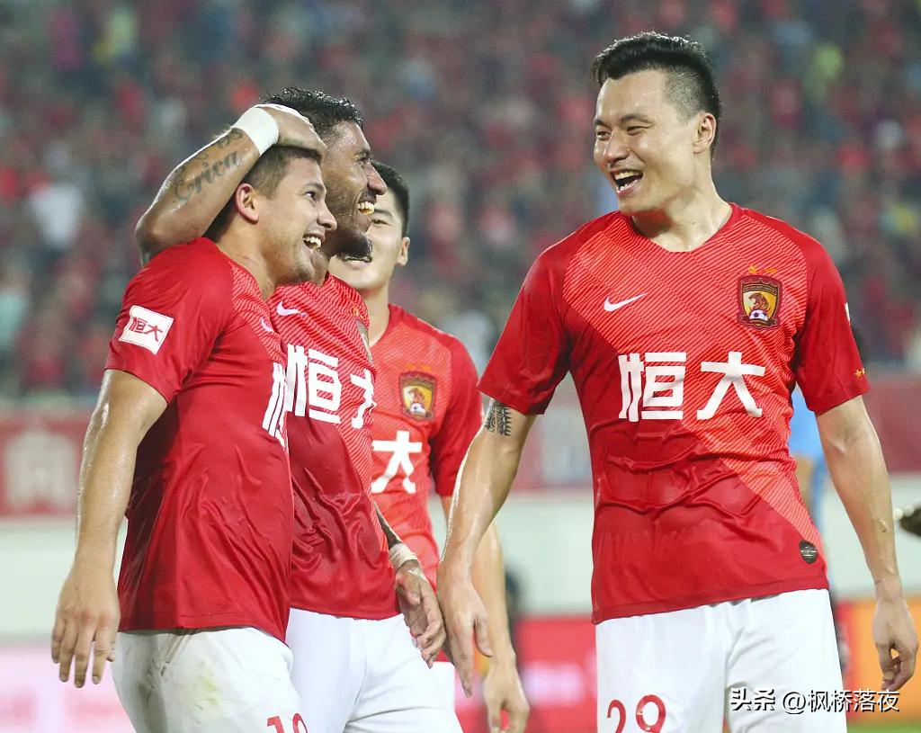 比武磊厉害的国足,中国男足2-1泰国武磊三次错失单刀