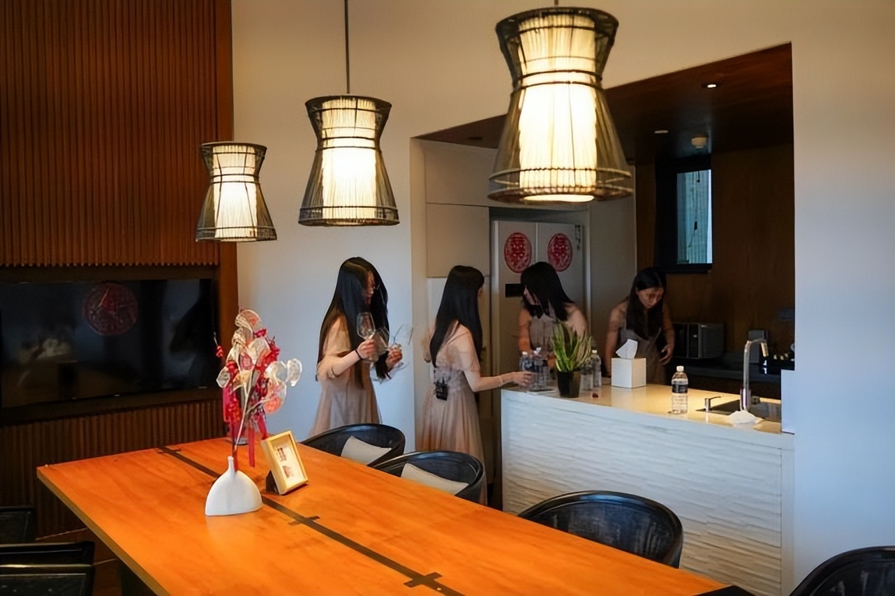 职业伴娘为什么要培训费,职业伴娘为什么会有市场