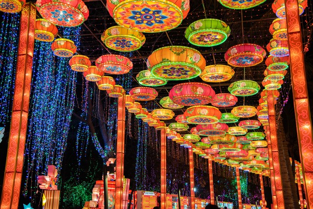 关于元宵节的古诗书法作品,张祜写的描写元宵节的古诗