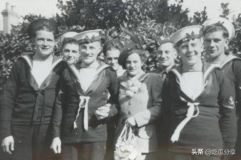 参加婚礼穿冲锋衣去合适吗,参加室外婚礼穿什么衣服