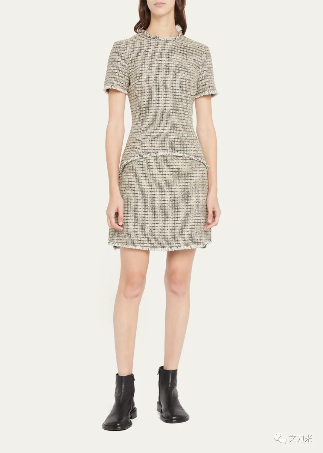 小香风全身黑,特别小香风