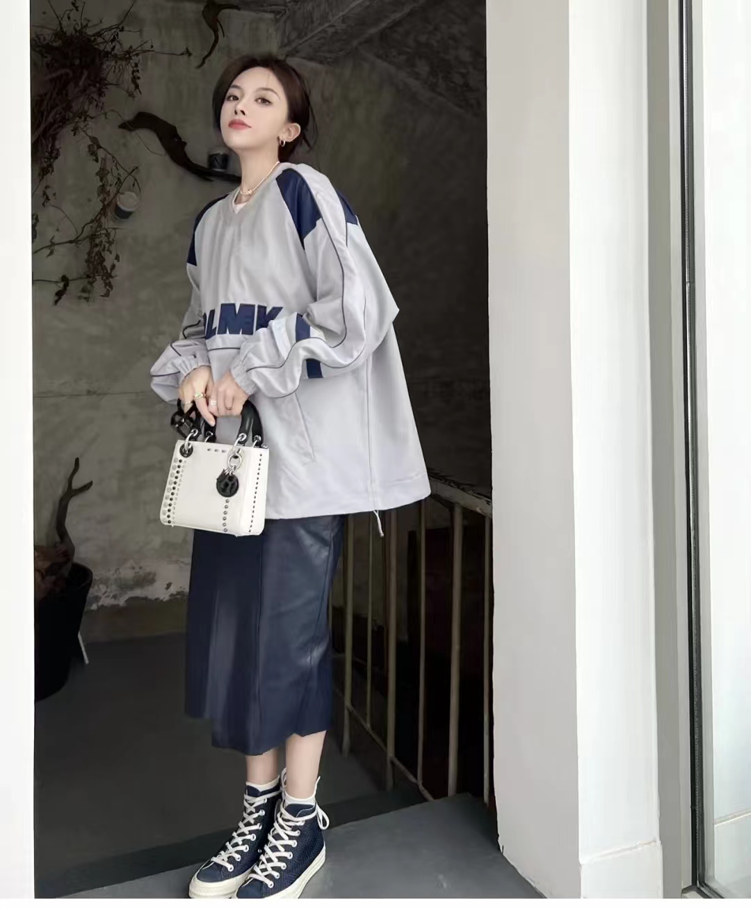 宽松版卫衣搭直筒宽松休闲裤,宽松卫衣怎么搭配裙子才好看