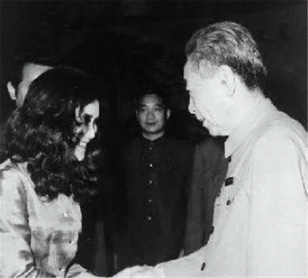 1956年泰国效仿古代和亲，送两个“质子”来华，周总理作何反应