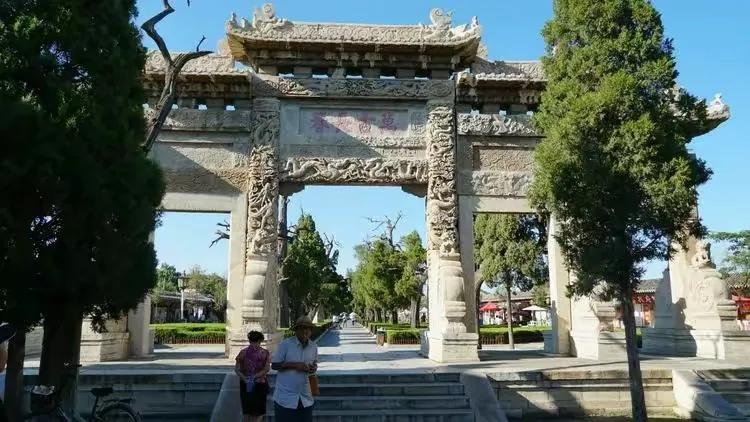 曲阜三孔纪行（作者：刘长玉）