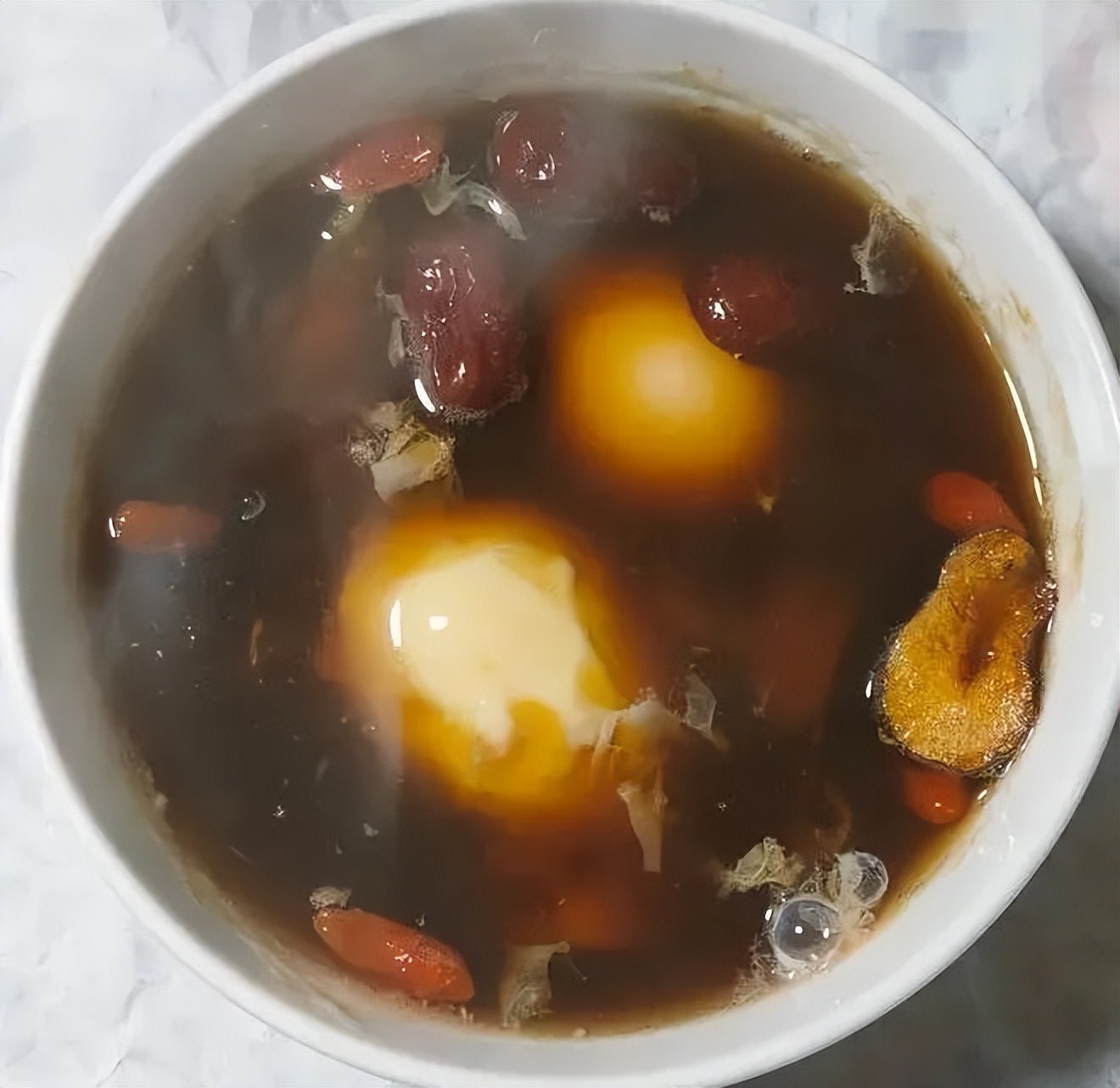 红枣干吃太“浪费”！102岁国医每天3颗，功效翻十倍！大补气血、安神助眠，别不懂吃