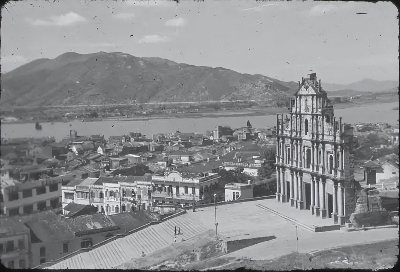 葡军枪杀40多名华人，澳门居民*愿请**回归，孙中山调六艘军舰助威