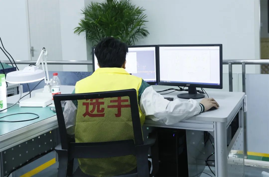 开赛！中华人民共和国第二届职业技能大赛重庆市选拔赛电子技术项目（世赛选拔与国赛精选）在铁路校拉开帷幕