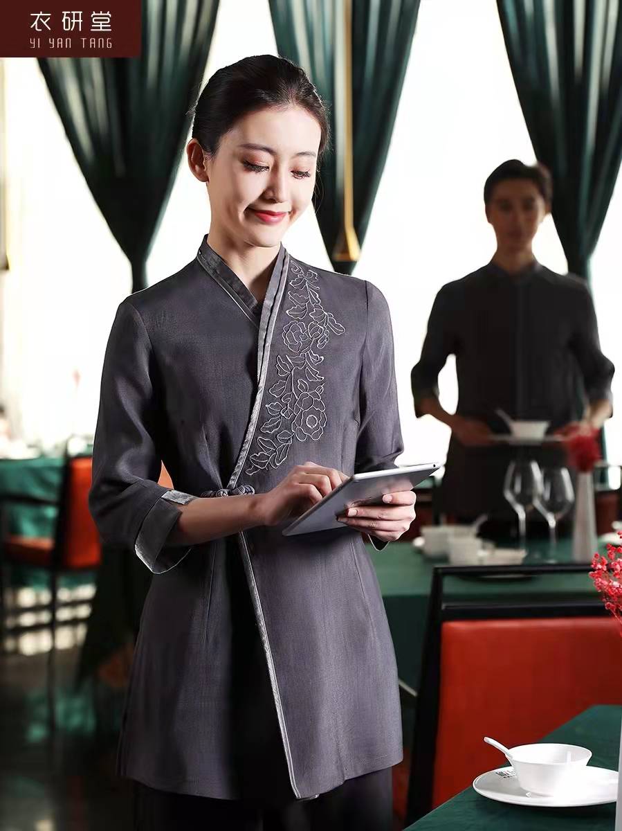 酒店工作服条纹,工作服内卷到什么程度了