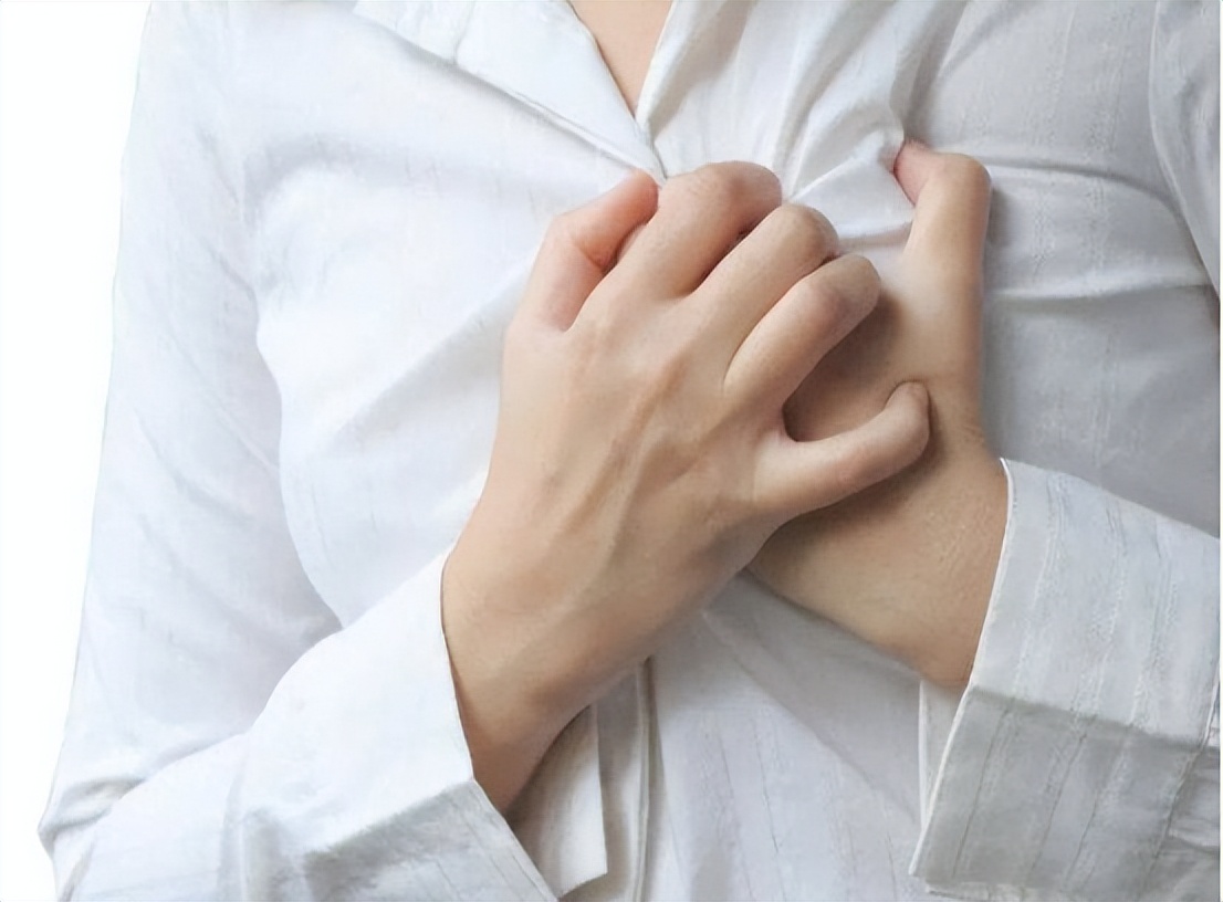 女性老是感觉心慌怎么回事,女子心悸一直联系不上