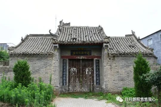 人不知而不愠不亦君子乎简单翻译,人不知而不愠不亦君子乎朗读