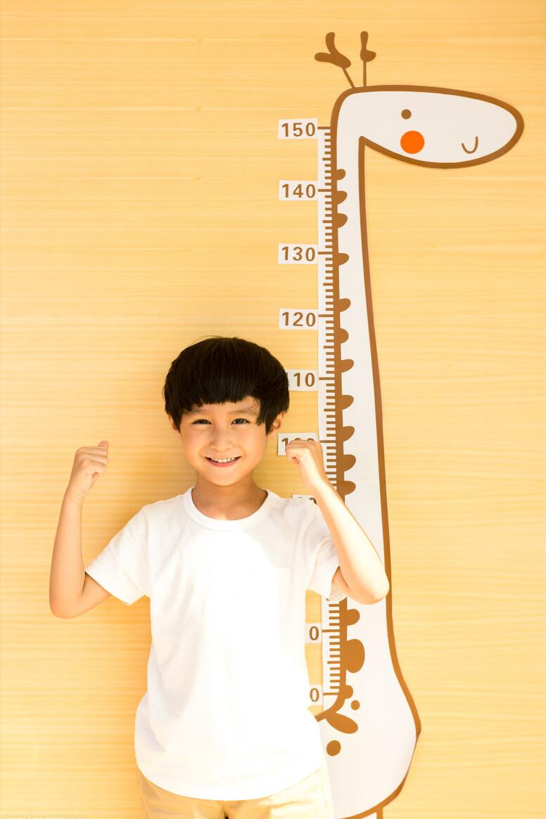 男孩想长到180各年龄阶段身高标准,男孩到了20岁还能长高吗