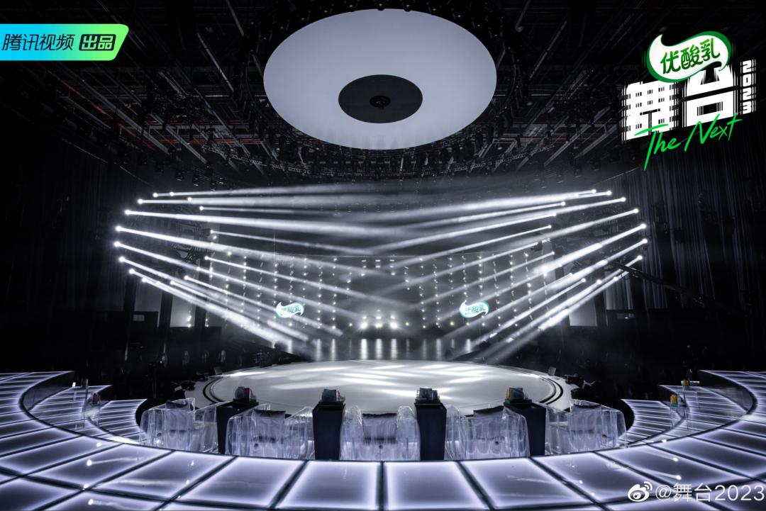 最近超火舞台表演,人气爆棚舞台表演火爆现场