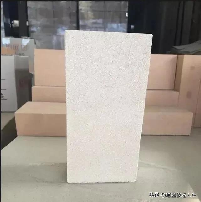 轻质耐火砖用什么材料做的,普通耐火砖高级耐火砖