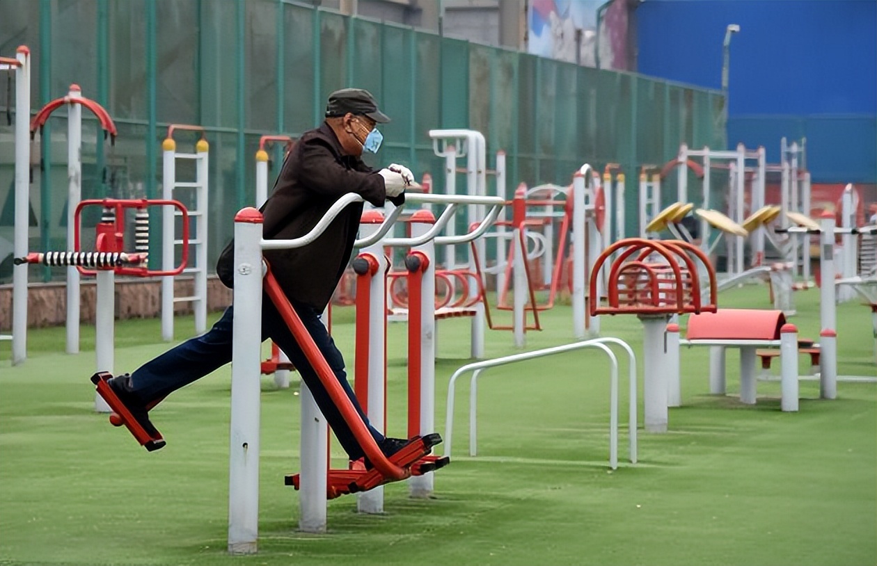 山东省实施体育强省战略,奋进新时代建功新征程非凡十年