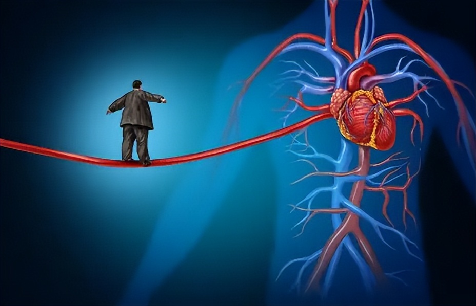 小伙胸痛去医院做心电图,男子左臂疼查出心肌梗死