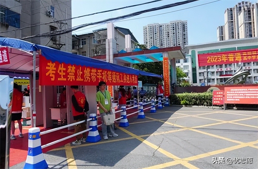 直击高考现场2018,直击高考第一现场助力高考