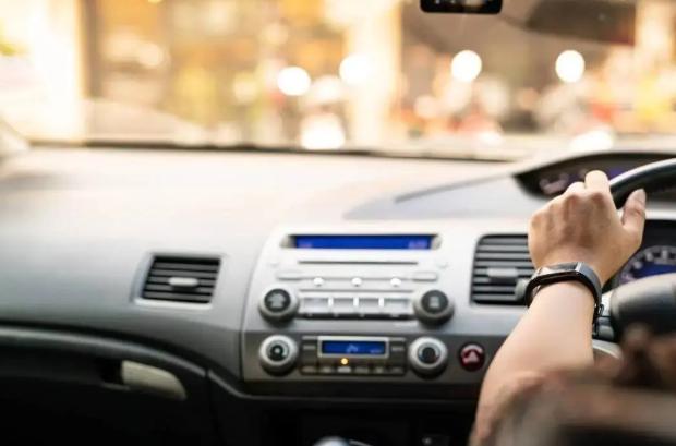 汽车贴膜隔热膜怎么选择,夏天汽车贴膜什么样的最隔热